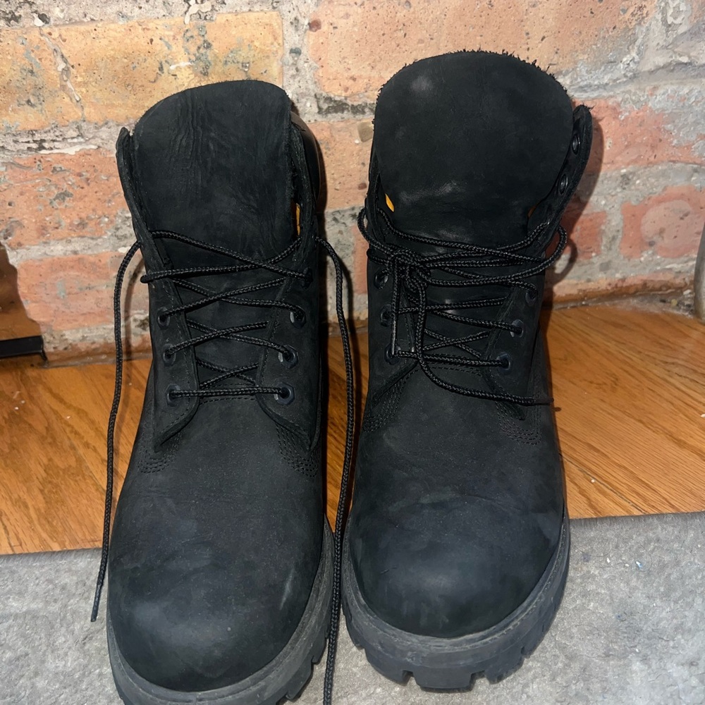 Men’s black timberlands size 10